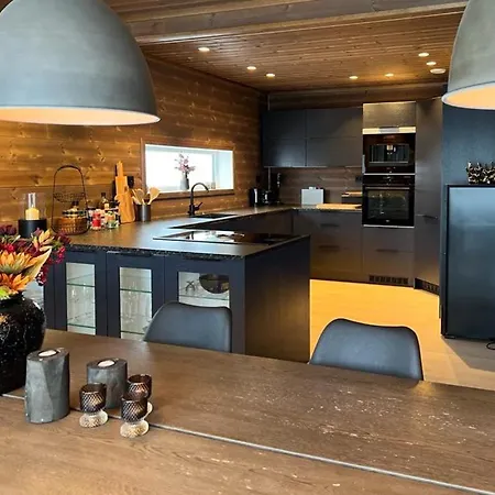 Holiday home Mountain With View Near Tromso Kvaloya