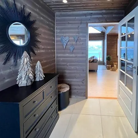 Mountain Home With View Near Tromso *