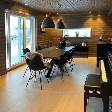 Mountain Home With View Near Tromso *